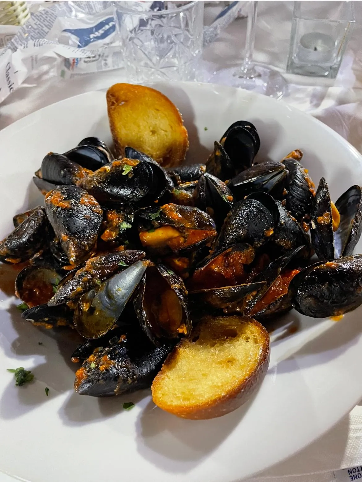 Miesmuscheln in Tomatensugo