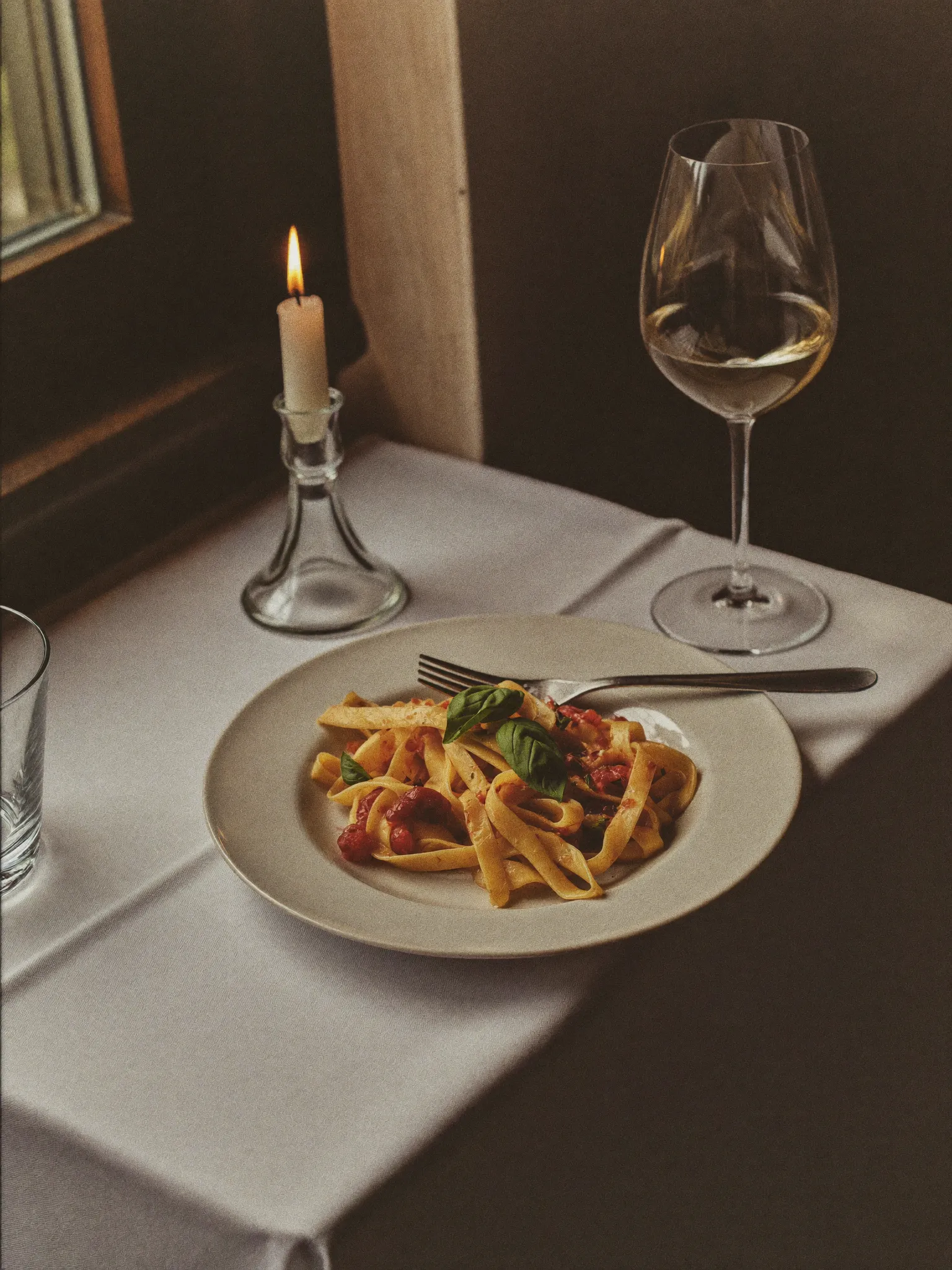 Hausgemachte Pasta mit Sauce